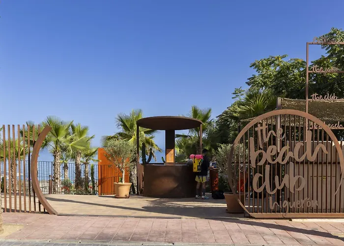 アパート Higueron Skyline