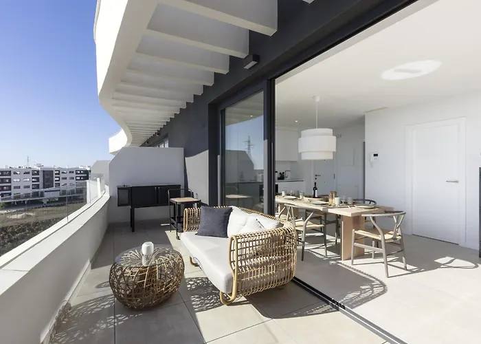 アパート Higueron Skyline